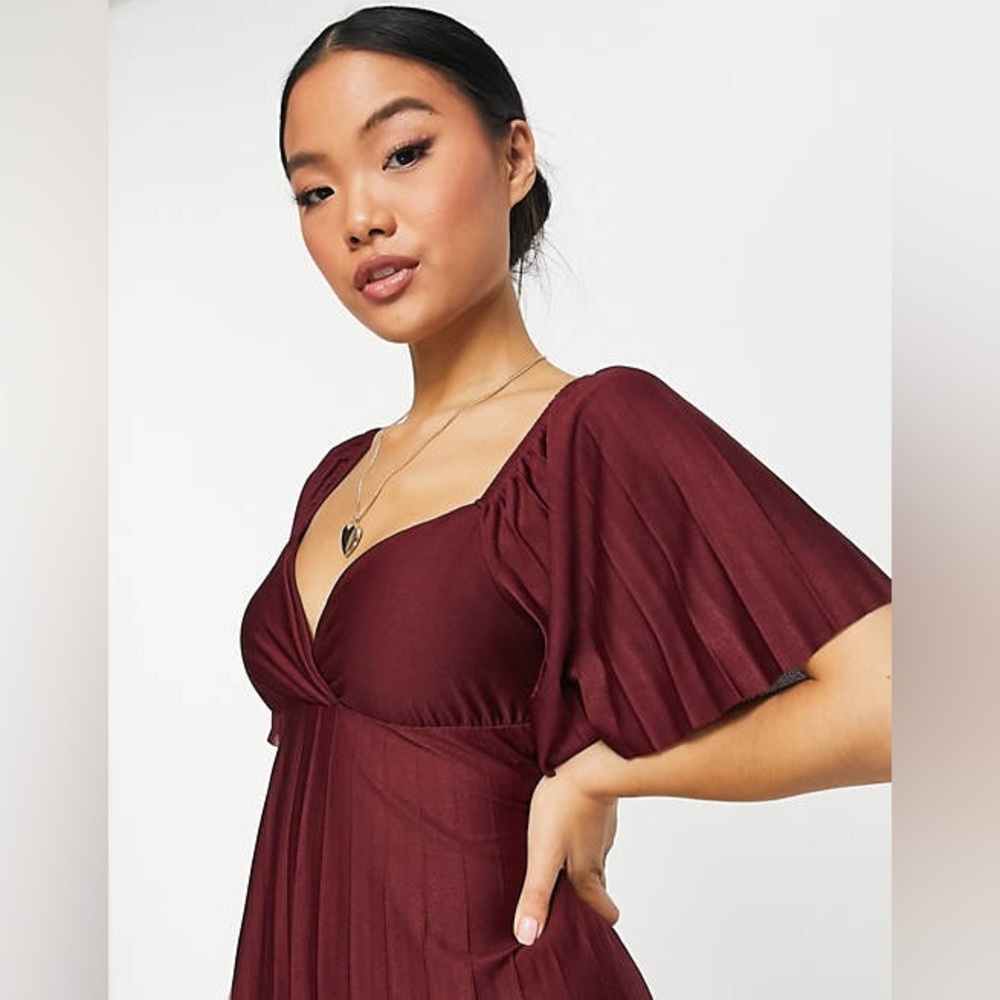 NWT ASOS DESIGN pleated twist back cap sleeve maxi dress in dark red
